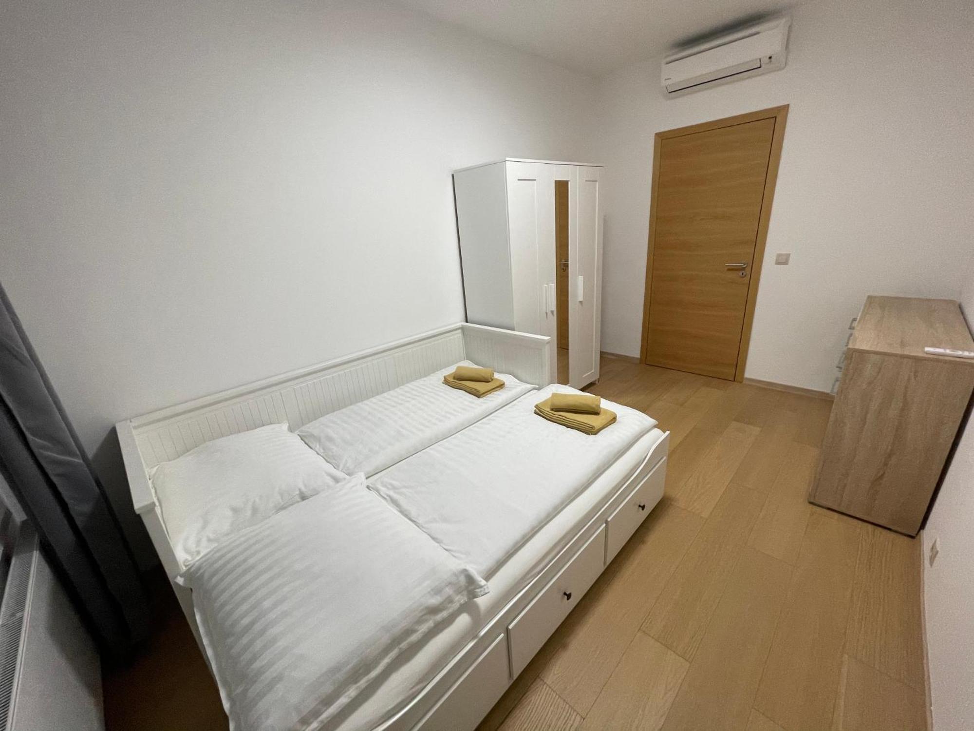 Sag Panorama City Apartment 3 Rooms Free Parking Free Wifi Pressburg Exterior foto